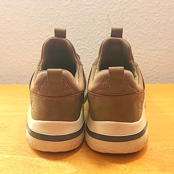 Skechers Classic FIT Air-Cooled memory foam slip ons - Picture 4 of 8